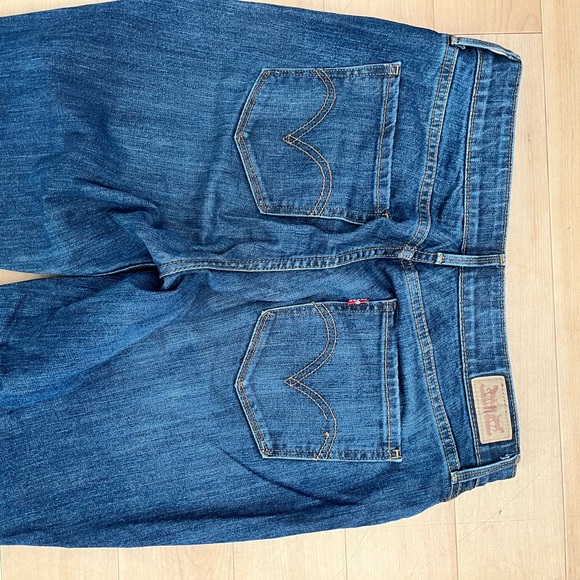 Women’s Levi’s 525 Straight Leg - Picture 11 of 15